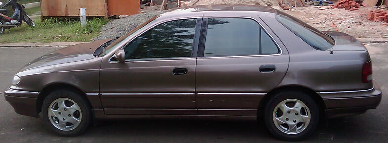 Dijual Hyundai Elantra tahun 1996