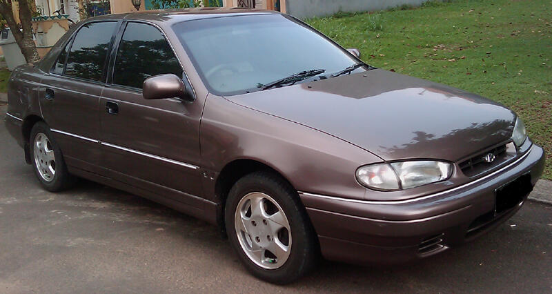 Dijual Hyundai Elantra tahun 1996