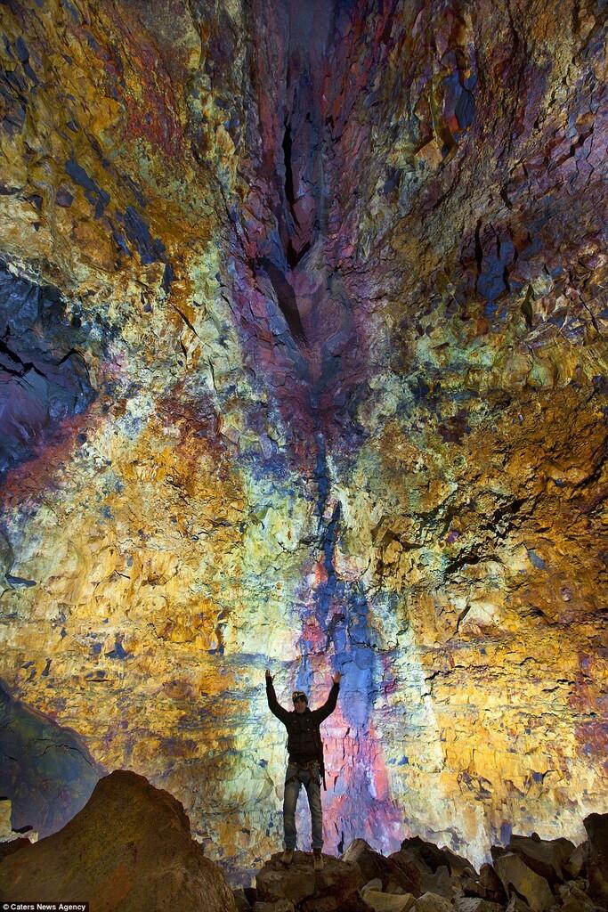 FOTOGRAFI UNIK : jalan jalan ke PUSAT bawah gunung vulkanik ( Langsung Aja Gan )