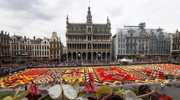 Karpet Raksasa dari 750 Ribu Bunga Hiasi Ibu Kota Belgia, Keren Gan !!