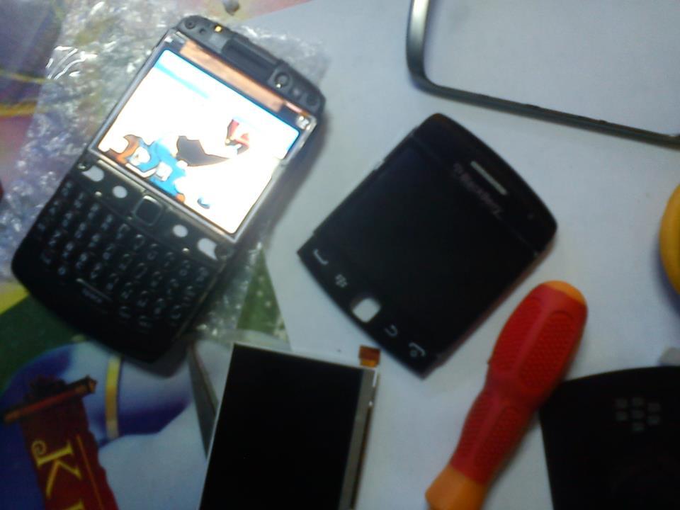 JUAL sparepart blackberry LCD,FLEXI,TRACKPAD,TRACKBALL,CASING DLL BANDUNG