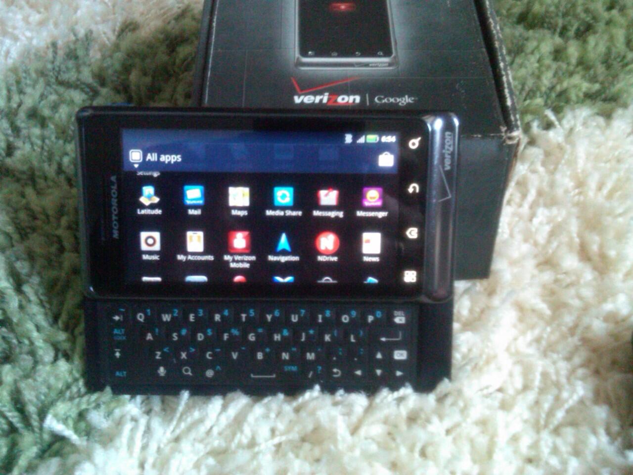 Dijual Cepat Smartphone Motorola DROID 2 CDMA, FULL SET Jarang Ada! MULUS!