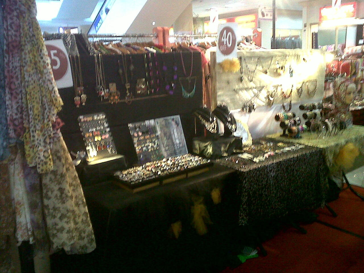 JUAL BORONGAN ACCESORIES 230 ALL item (cukup untuk 1 stand)