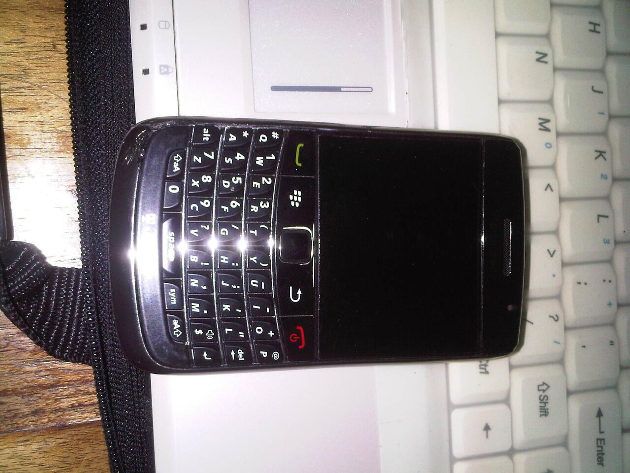 iphone 3g 16gb black apa adanya only 1,4jt bonus blackberry onyx matot