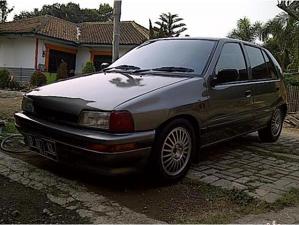 Dijual Daihatsu winner 1990 warna abu-abu tua metalik