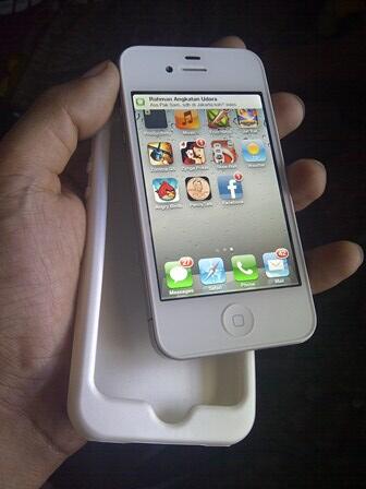 IPHONE 4S 16GB WHITE BATANGAN BEST OFFER