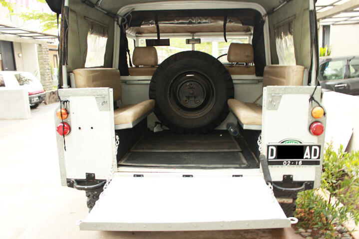 Sell Land Rover Thn 73 Kanvas