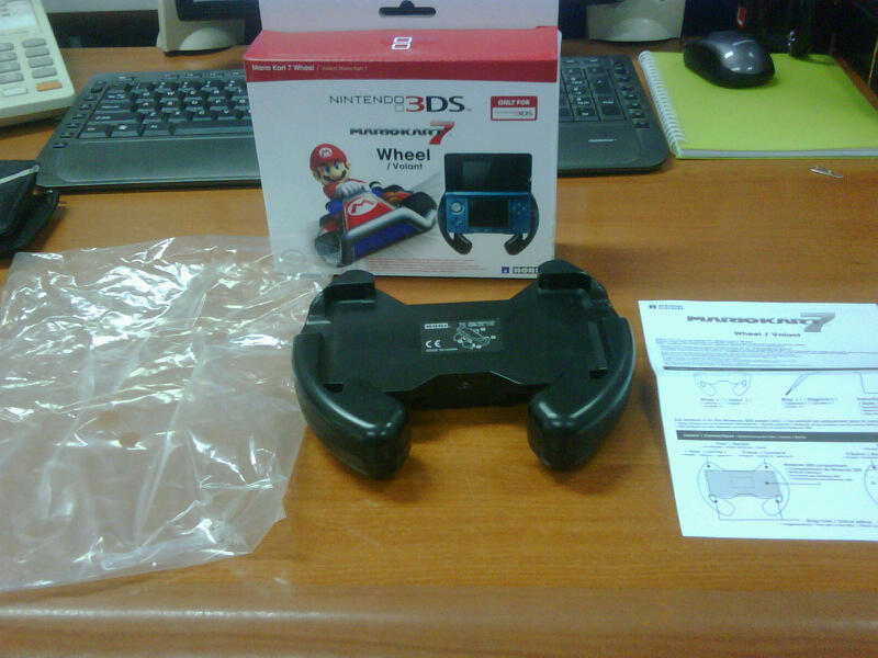 WTS 3DS Hori Mario Kart 7 Racing Wheel & Microsuede Touch Pak Black