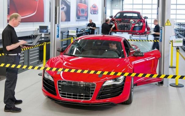 Yuk Intip proses pembuatan mobil AUDI R8