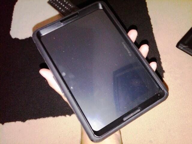 WTS atau WTT second playbook 16 GB plus Otterbox defender dan HDMI 3D gold plate 3M