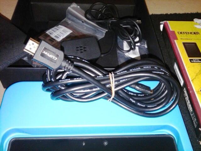 WTS atau WTT second playbook 16 GB plus Otterbox defender dan HDMI 3D gold plate 3M