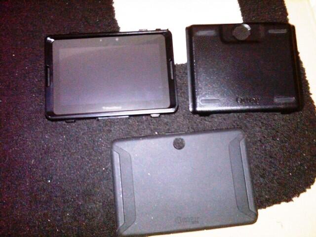 WTS atau WTT second playbook 16 GB plus Otterbox defender dan HDMI 3D gold plate 3M