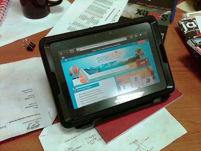 WTS atau WTT second playbook 16 GB plus Otterbox defender dan HDMI 3D gold plate 3M