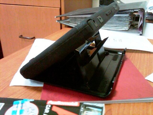 WTS atau WTT second playbook 16 GB plus Otterbox defender dan HDMI 3D gold plate 3M