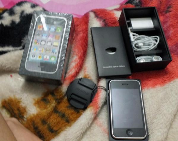 I phone 3gs 99,99% baru pake 1 minggu !!!