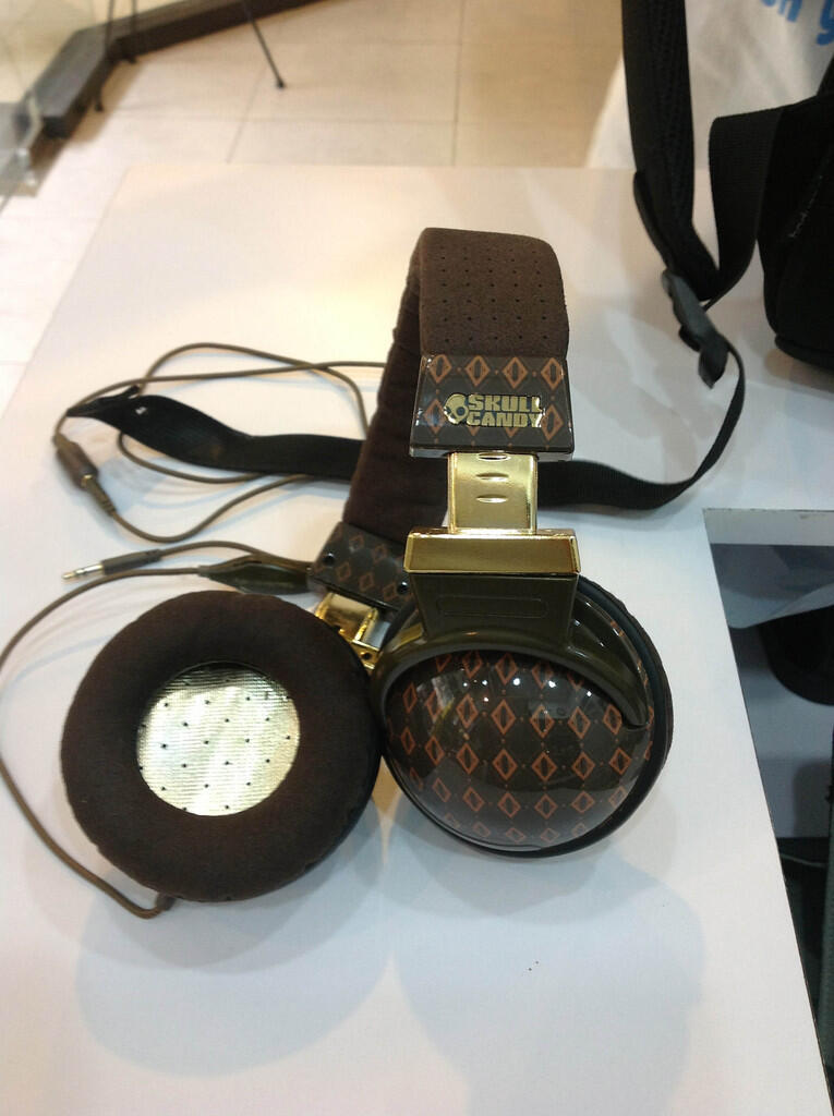 CLEARANCE SALE Headphone ORIGINAL Skullcandy HESH