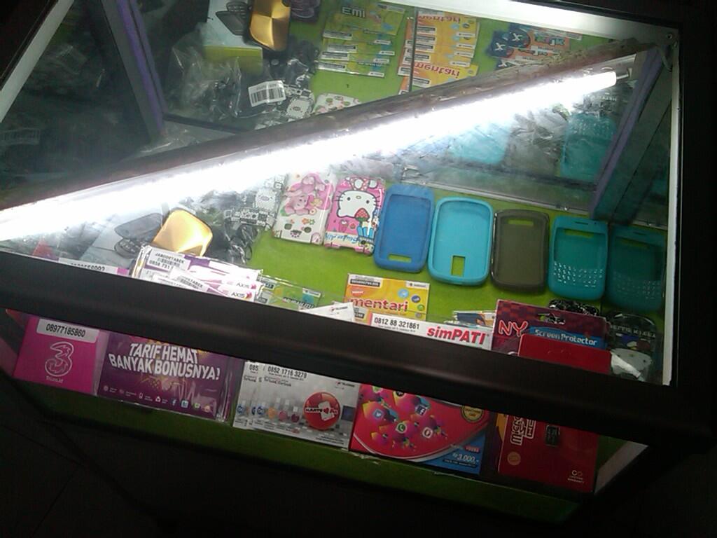 ESTALASE MURAH BERIKUT ISI ISI CONTER HP