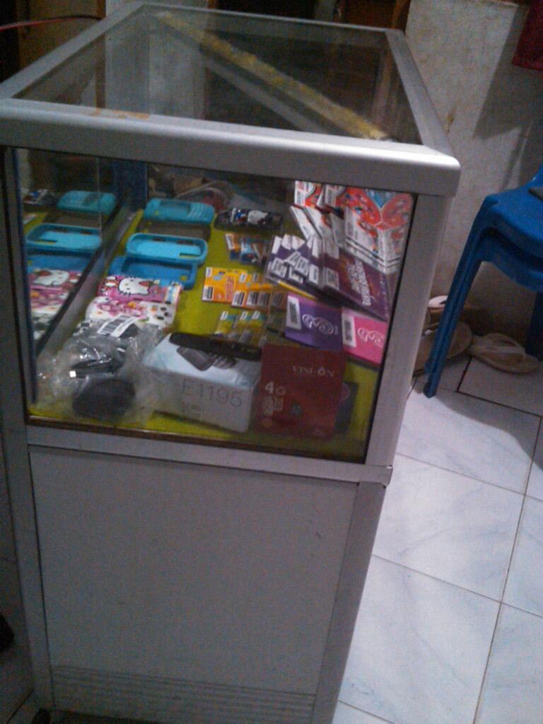 ESTALASE MURAH BERIKUT ISI ISI CONTER HP