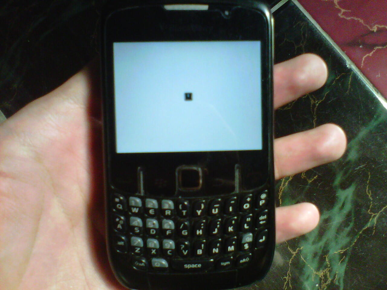 BLACKBERRY/BB GEMINI 8520 BLACK FULLSET GARANSI SS 1.3 NEGO tipis JOGJA/SOLO