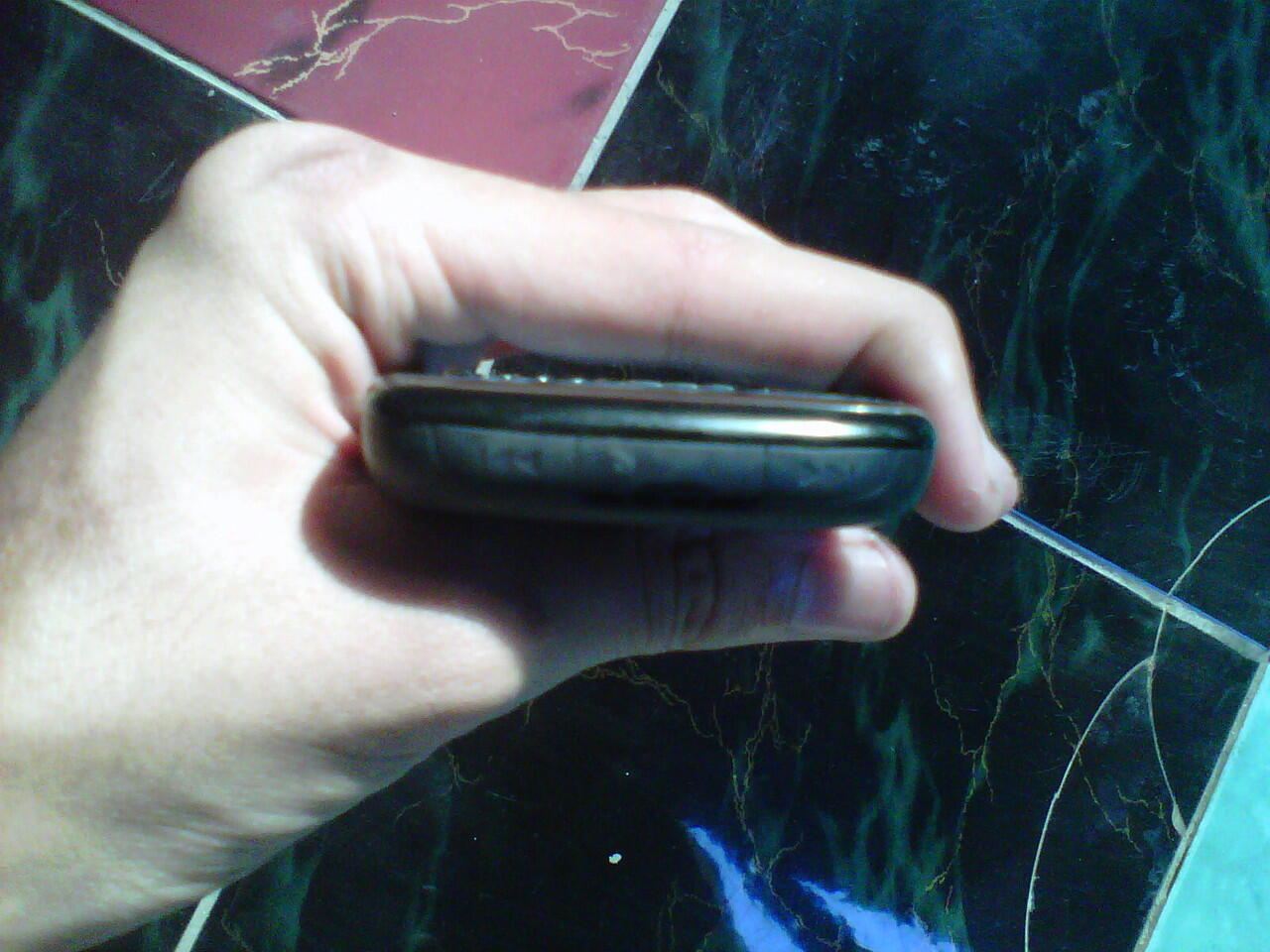 BLACKBERRY/BB GEMINI 8520 BLACK FULLSET GARANSI SS 1.3 NEGO tipis JOGJA/SOLO
