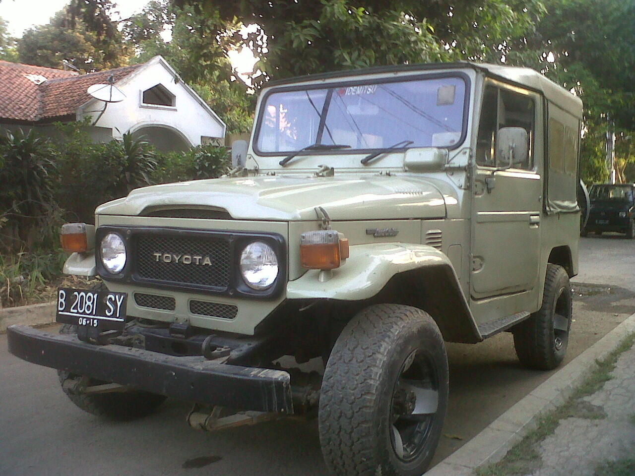 Toyota FJ 40 CanvasTop Tahun 1982 Tangan Pertama