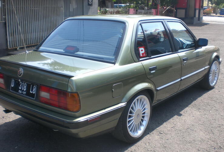 BMW 318i E30 M40 1990 euroTUNER ALPINA Bandung