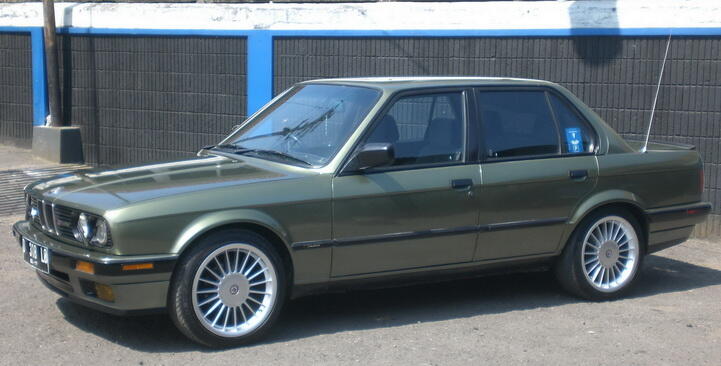 BMW 318i E30 M40 1990 euroTUNER ALPINA Bandung