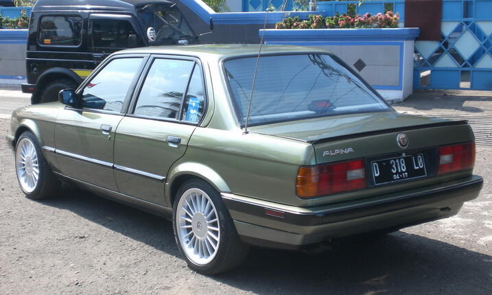 BMW 318i E30 M40 1990 euroTUNER ALPINA Bandung