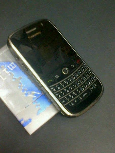 WTS BLACKBERRY BOLD 9000