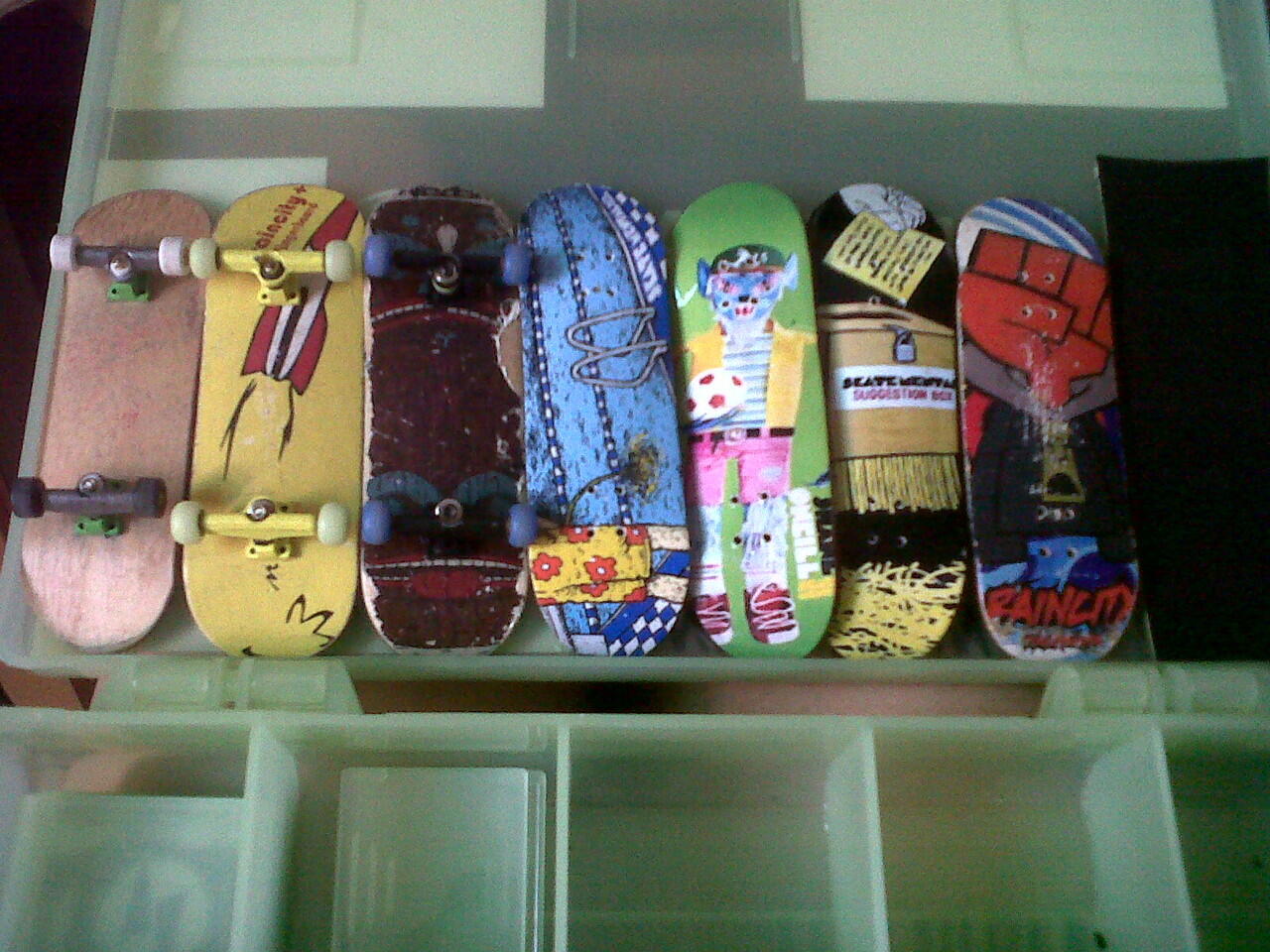 di jual fingerboard kualitas jgn diragukan lagi !!