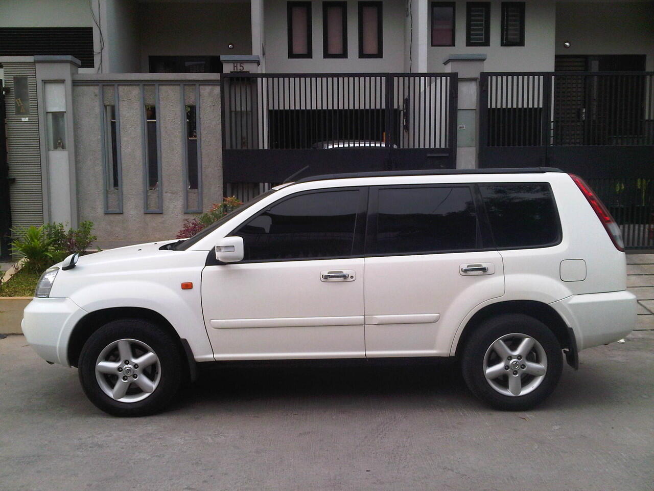 Nissan XTrail ST A/T 2004 - Putih