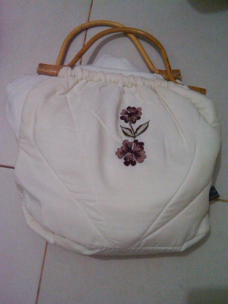Mukena Beli 1 dapet 2 . . Murah BGT gann . .abisin Stock..