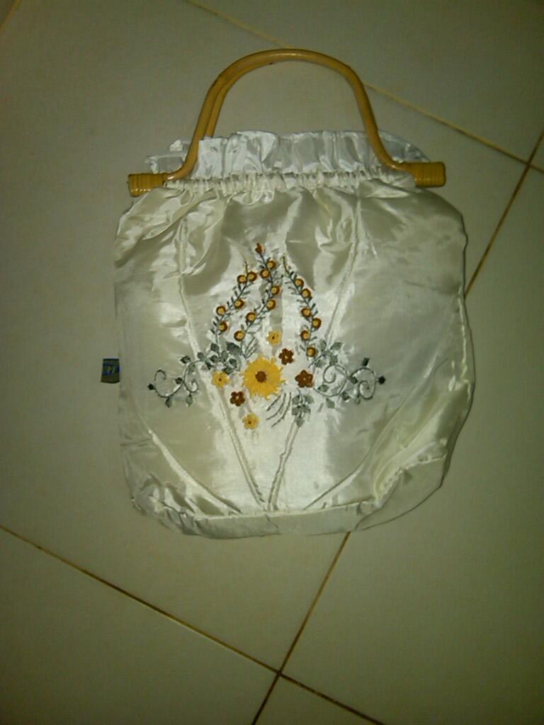 Mukena Beli 1 dapet 2 . . Murah BGT gann . .abisin Stock..