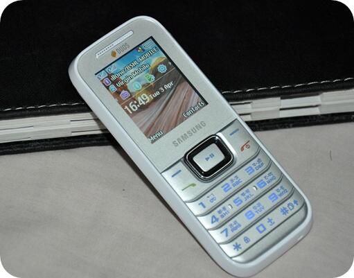 WTB Samsung GT-E1232B pure white