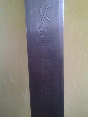 pedang samurai, pistol VOC, ayam cemani, batu giok dll