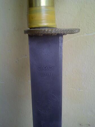 pedang samurai, pistol VOC, ayam cemani, batu giok dll