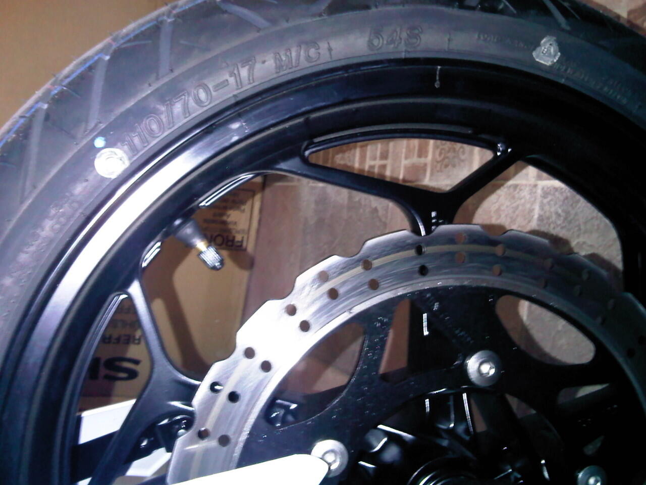 Terjual WTS Ban ORI Ninja 250 Injection IRC 110 70 front 