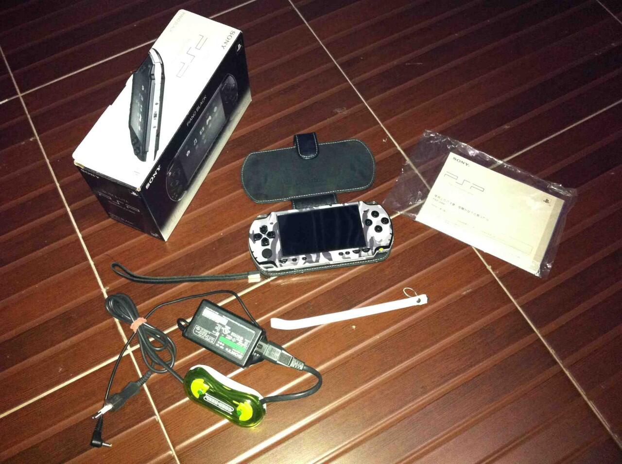 Sony PSP 2000 Slim Piano Black