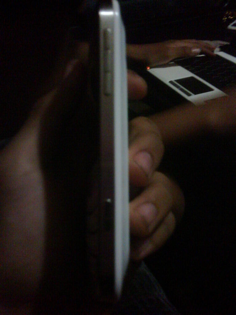 Dijual Blackberry Bold 9900 Dakota WHITE ( msh mulus bray 98% ) ^_^