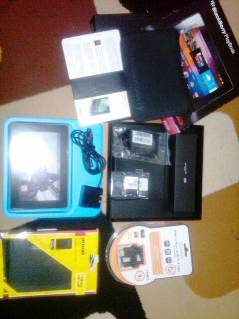 WTS atau WTT second playbook 16 GB plus Otterbox defender dan HDMI 3D gold plate 3M
