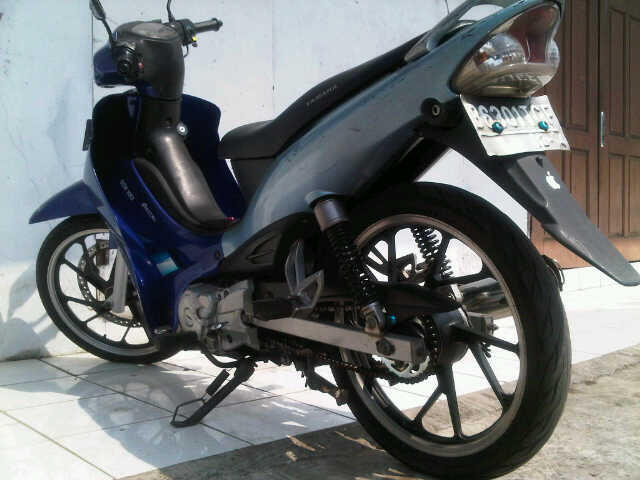 yamaha jupiter z 2004 biru