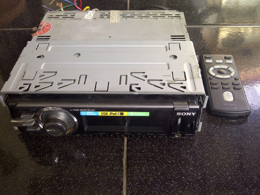 WTS: Head Unit Sony CDX-GT690UI