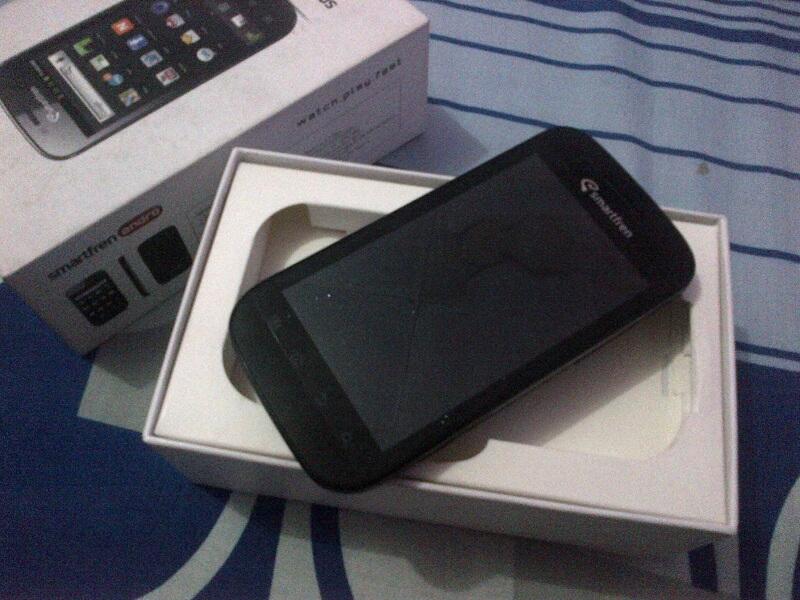 PLAYBOOK 16Gb & SMARTFREN ANDRO Semarang (bnyk foto besar n jelas)