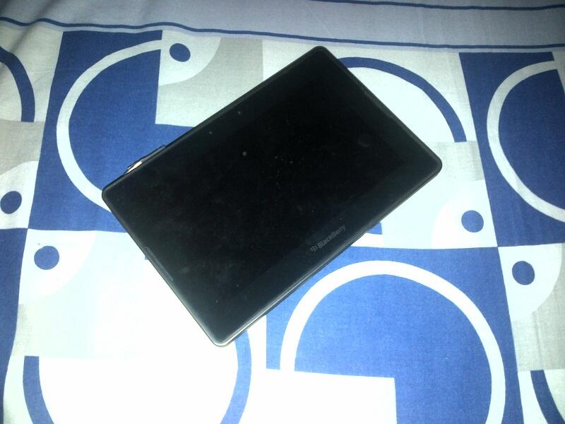 PLAYBOOK 16Gb & SMARTFREN ANDRO Semarang (bnyk foto besar n jelas)