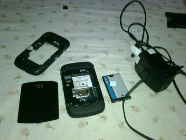 blackberry gemini 8520 black jual cepat seadanya dan apa adaanya