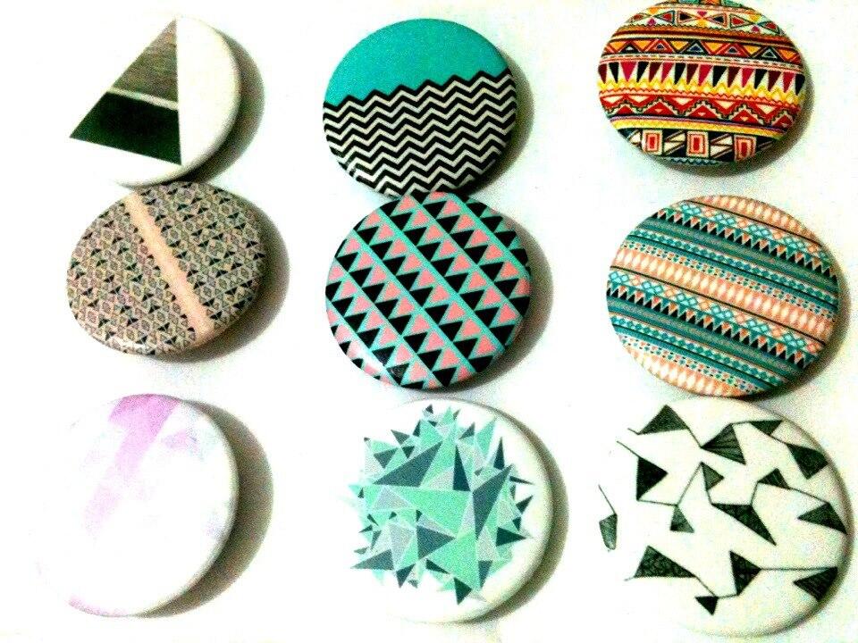 Jual Pin, Gantungan Kunci, Pocket Mirror, Desain Tribal, Princess, Galaxy, dll! SALE!