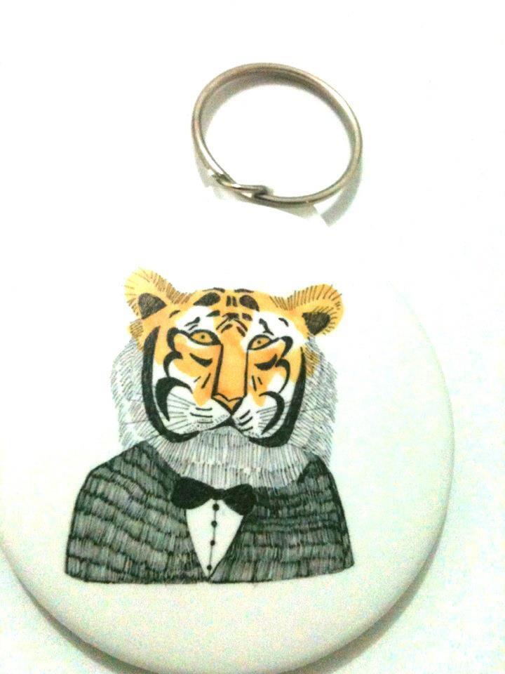 Jual Pin, Gantungan Kunci, Pocket Mirror, Desain Tribal, Princess, Galaxy, dll! SALE!