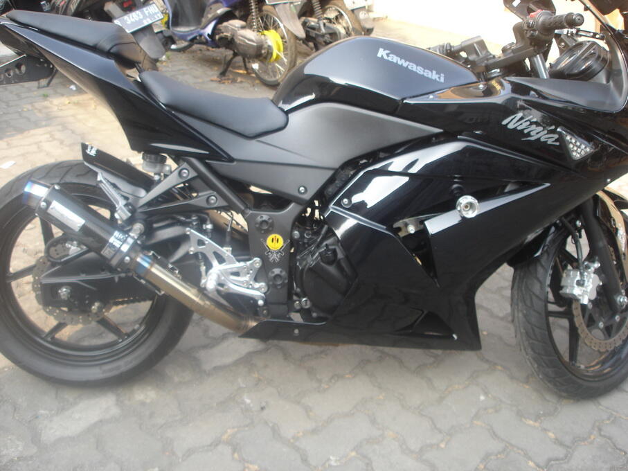 jual motor ninja r 250 cc th 2011