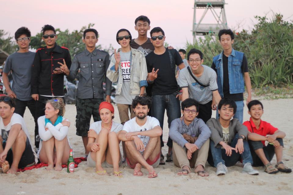 Pantai Ujung Genteng Bali nya Jawa barat