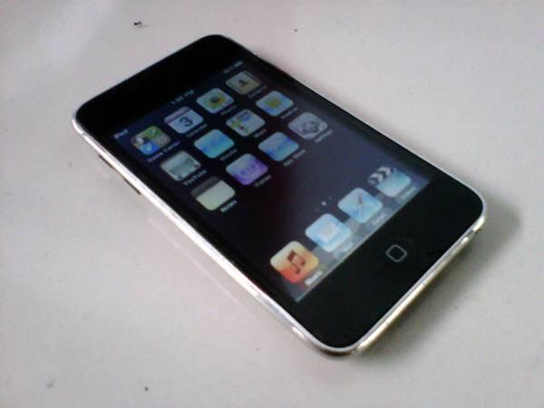 IPOD 2gen 8GB apaaaaaa adanyaaaaaa BANDUNG